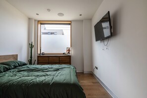 1 chambre, bureau, fer et planche à repasser, Wi-Fi gratuit