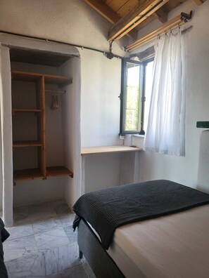 2 makuuhuonetta, silitysrauta/-lauta, Wi-Fi, vuodevaatteet
