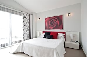 6 slaapkamers, een kluis op de kamer, een strijkplank/strijkijzer