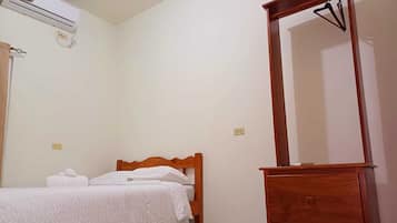 Rideaux occultants, fer et planche Ă repasser, Wi-Fi gratuit