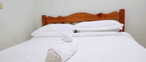 Habitación individual estándar | Cortinas opacas, tabla de planchar con plancha, wifi gratis