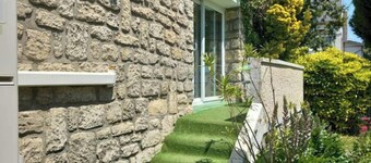 Studio on the banks of the Seine. All comforts.