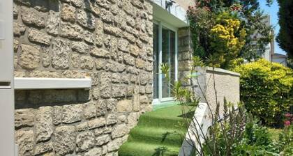 Studio en bord de seine. Tout confort.