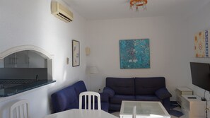 Smart TV - Skol  945B First Line Beach South facing 2 bedrooms (Marbella)