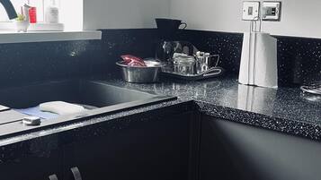 Rumah | Dapur pribadi | Lemari es, microwave, oven, dan kompor