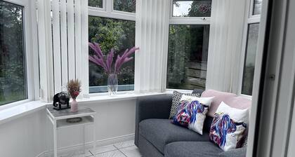 Stockton-on-tees - 2 Beds - Pet Friendly - Parking