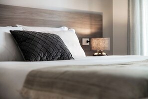 1 chambre, couette en duvet d'oie, fer et planche à repasser