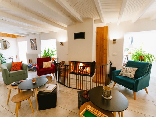 Mountain guest rooms, pets allowed