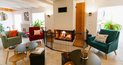Mountain guest rooms, pets allowed