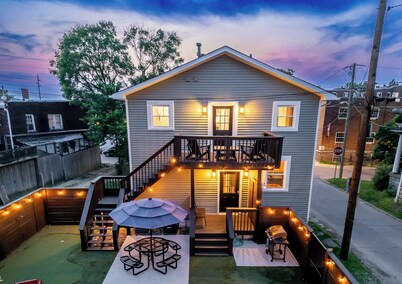 Home In The Highlands! 5br/2ba Walkable! Hot tub!