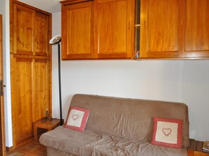 TV - Cozy apartment near ski lifts in Châtel, includes parking (Châtel)