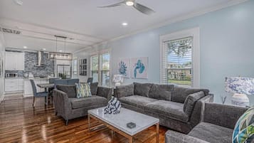 Deluxe Villa, Garden View | 2 bedrooms, hypo-allergenic bedding, individually decorated