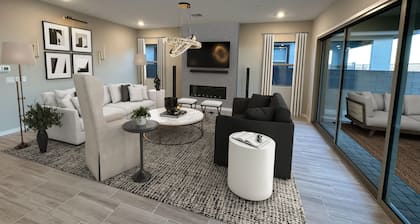 Spacious 4-bedroom house with Strip Views 20 Minutes from Strip
