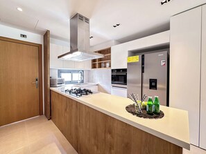 Fridge, microwave, oven, stovetop