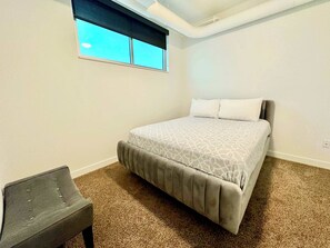 2 bedrooms, iron/ironing board, travel crib, free WiFi - A historic 1,000 square foot Atrium loft in the heart of the Old Market (Omaha)