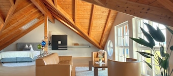 Your "LIEBLINGSPLATZ": Exclusive living with terrace, garden and pool