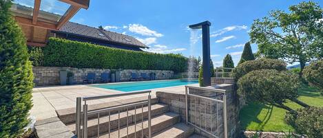 Piscine extérieure, piscine chauffée