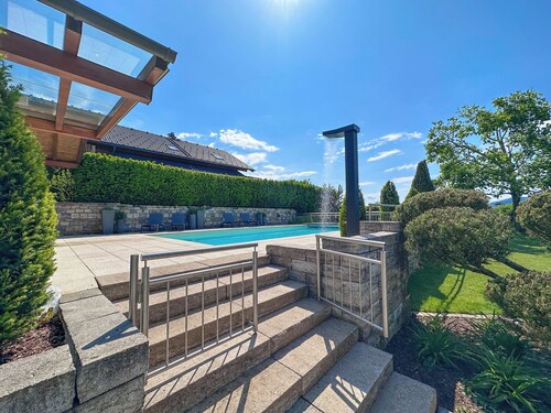 Your "LIEBLINGSPLATZ": Exclusive living with terrace, garden and pool
