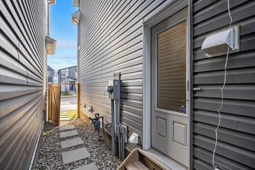 "The Cowboy" - Cozy suite near Airport- 1 Parking