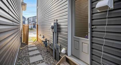 "The Cowboy" - Cozy suite near Airport- 1 Parking