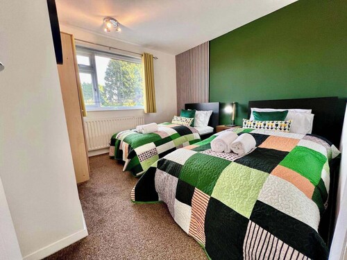 A Vibrant 3-bedroom House With Ample Parking