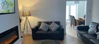 Sheffield Blissful Retreat - 3 Bedroom House