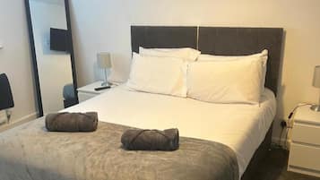 Rumah | 3 kamar tidur, setrika/meja setrika, Wi-Fi gratis, dan seprai linen