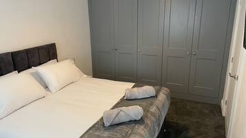 House | 3 bedrooms, iron/ironing board, free WiFi, bed sheets