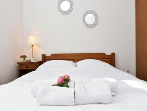 Biệt thự tiện nghi đơn giản, quang cảnh hồ bơi | 4 phòng ngủ, bàn ủi/dụng cụ ủi quần áo