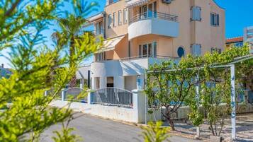 Bagian depan properti