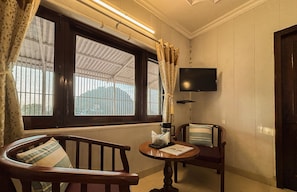 Quarto casal superior | Wi-Fi de cortesia, roupa de cama