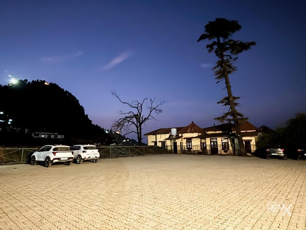 Bãi đậu xe tự phục vụ miễn phí 