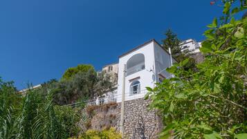 House, Smoking | 3 bedrooms