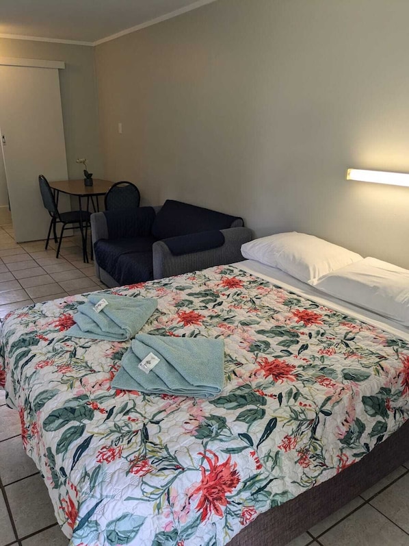 Basic Studio | Free WiFi