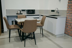 TWO BHK APARTMENT | Private kitchen | Cleaning supplies, paper towels - Atmosfera (Bengaluru)