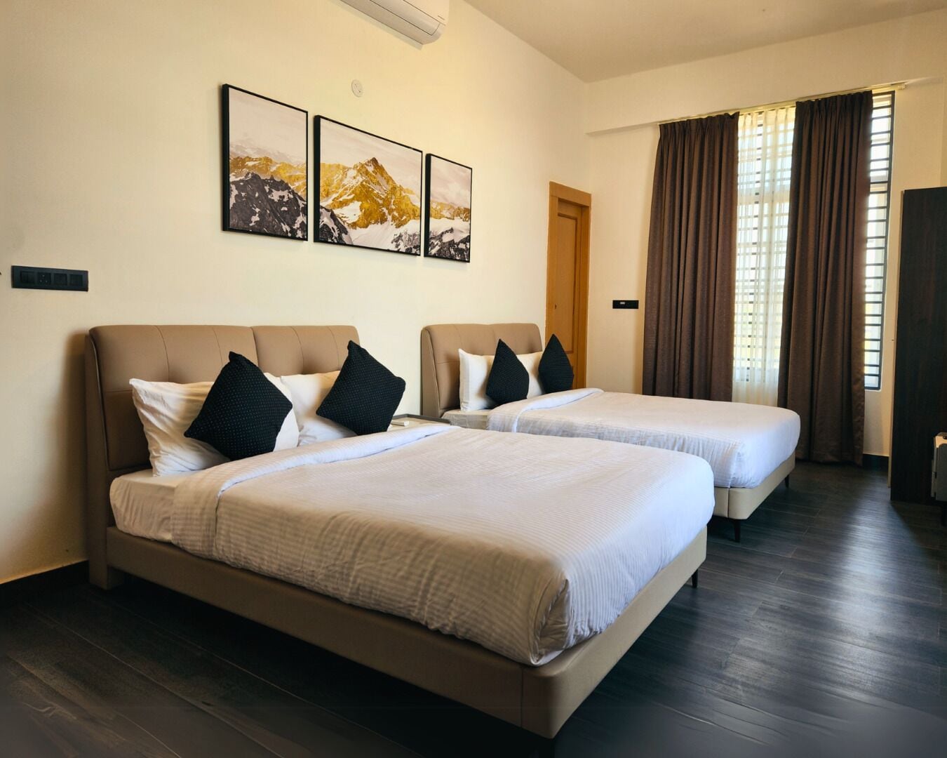 Private Pool Villa | Sängtillbehör av högsta kvalitet, duntäcken och memory foam-madrasser