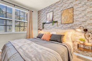 2 bedrooms, desk, iron/ironing board, free WiFi