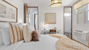 3 bedrooms, desk, iron/ironing board, travel crib