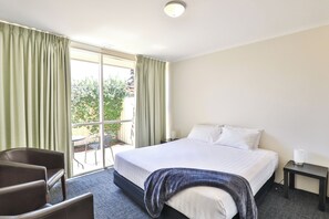 Bureau, espace de travail pour ordinateur portable