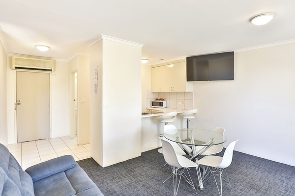Apartment | Living area | TV
