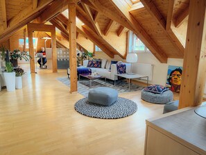 Lobby - "SONNTAGSGLÜCK"-Premium Apartments Seekirchen: modern & spacious, pool area (Kraiham)