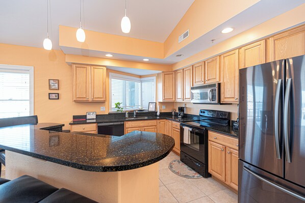 Fridge, microwave, stovetop, dishwasher