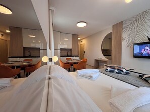 Fer et planche à repasser, Wi-Fi gratuit, draps fournis