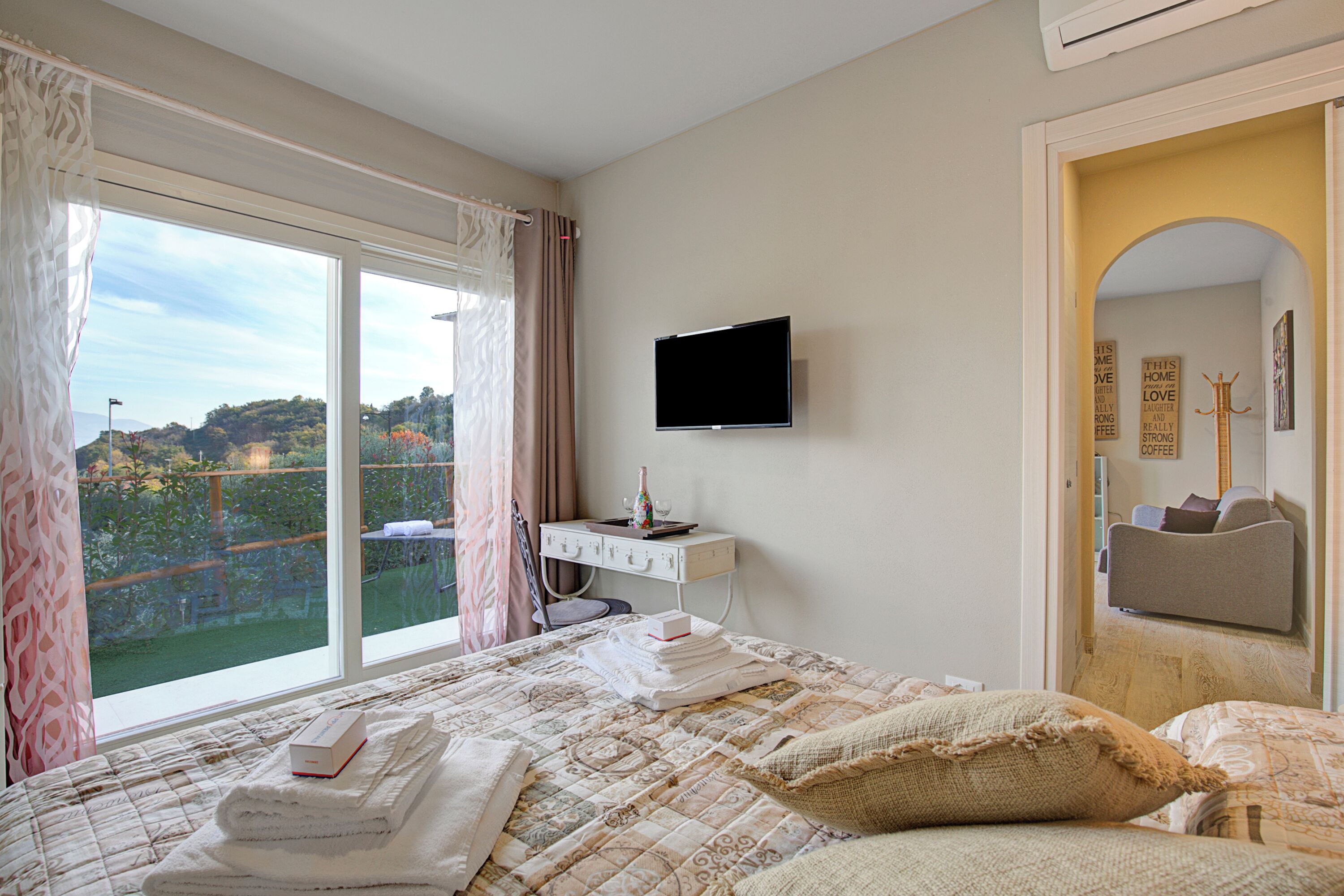 Appartement Standard, plusieurs chambres (Caffè Priscilla House parking &) | 1 chambre, accès au Wi-Fi (inclus), literie fournie