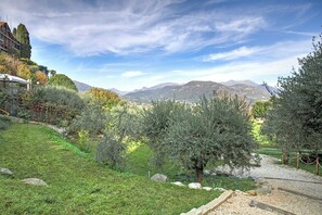 Property grounds - Sole Priscilla House- Terrace & parking (Salò)