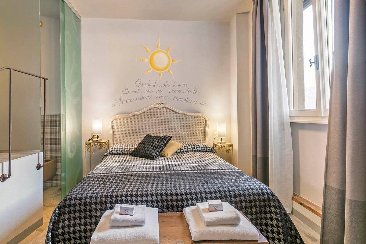 Standard Apartment, 1 Bedroom, 2 Bathrooms (Sole Priscilla House - Terrace &) | 1 bilik tidur, Wi-fi percuma, cadar katil