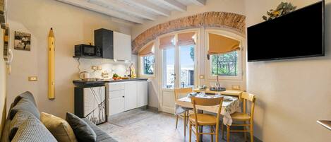 Appartement Standard, plusieurs chambres, 2 salles de bains (Sole Priscilla House - Terrace &) | Coin séjour