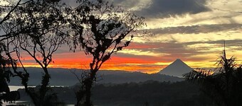 Majestic Views - King Suite, Gated Community