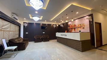 Quầy tiếp tân