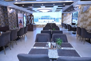Restaurant - Hotel Varuna Grand (Varanasi)